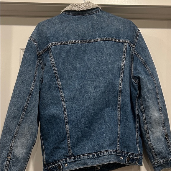 Levi's Blue Sherpa-Lined Denim Jacket - Picture 8 of 11